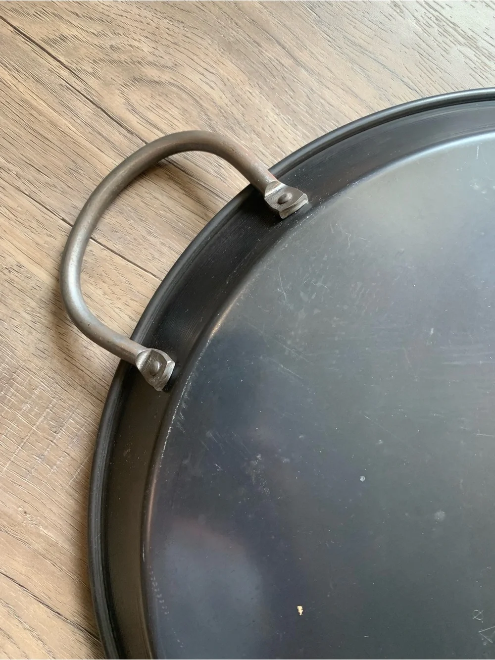 Hikimoto 17 Inch Cast Iron Pizza or Paella Pan